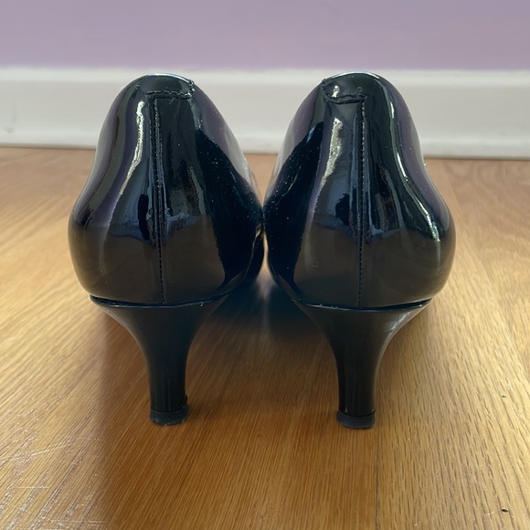 Rockport Patent Leather Kitty Heels - Picture 5 of 6